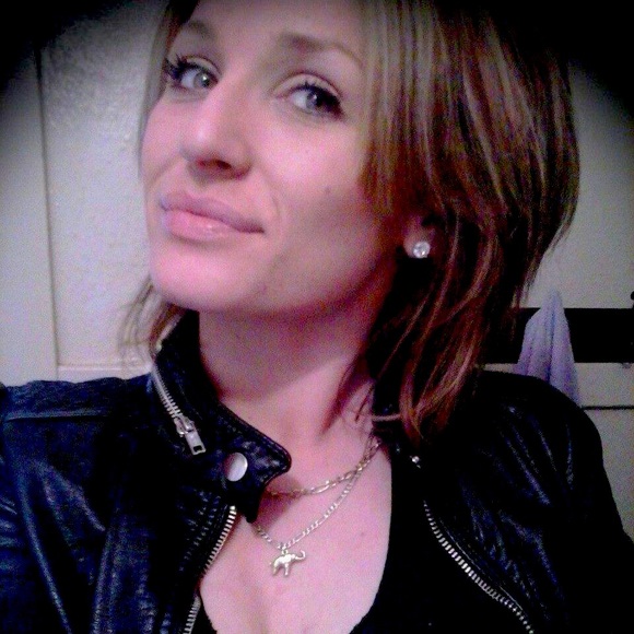 Meet your Posher, Sarah - Picture 3 of 4